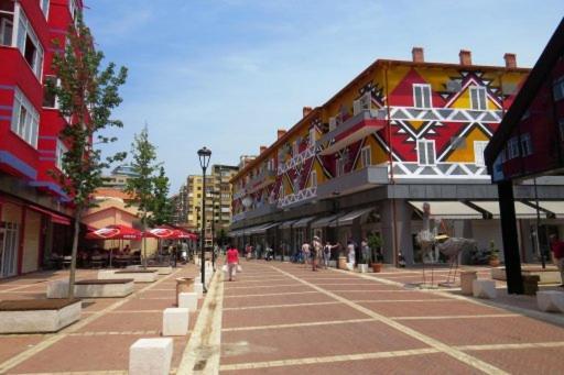 Pazari_Ri_Studio Tirana Exterior foto